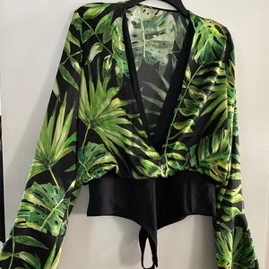 Green leaf body suit ✨
